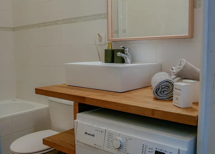 Le Carrefour Matabiau - T2 A La Gare Toulouse